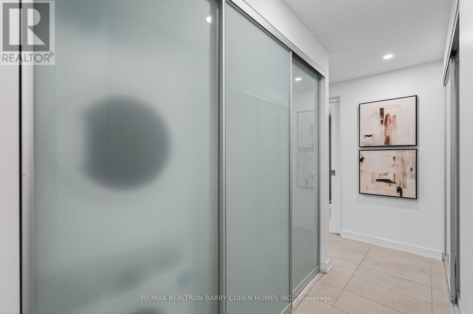 732 - 629 King Street W, Toronto, ON - Indoor Photo Showing Bathroom