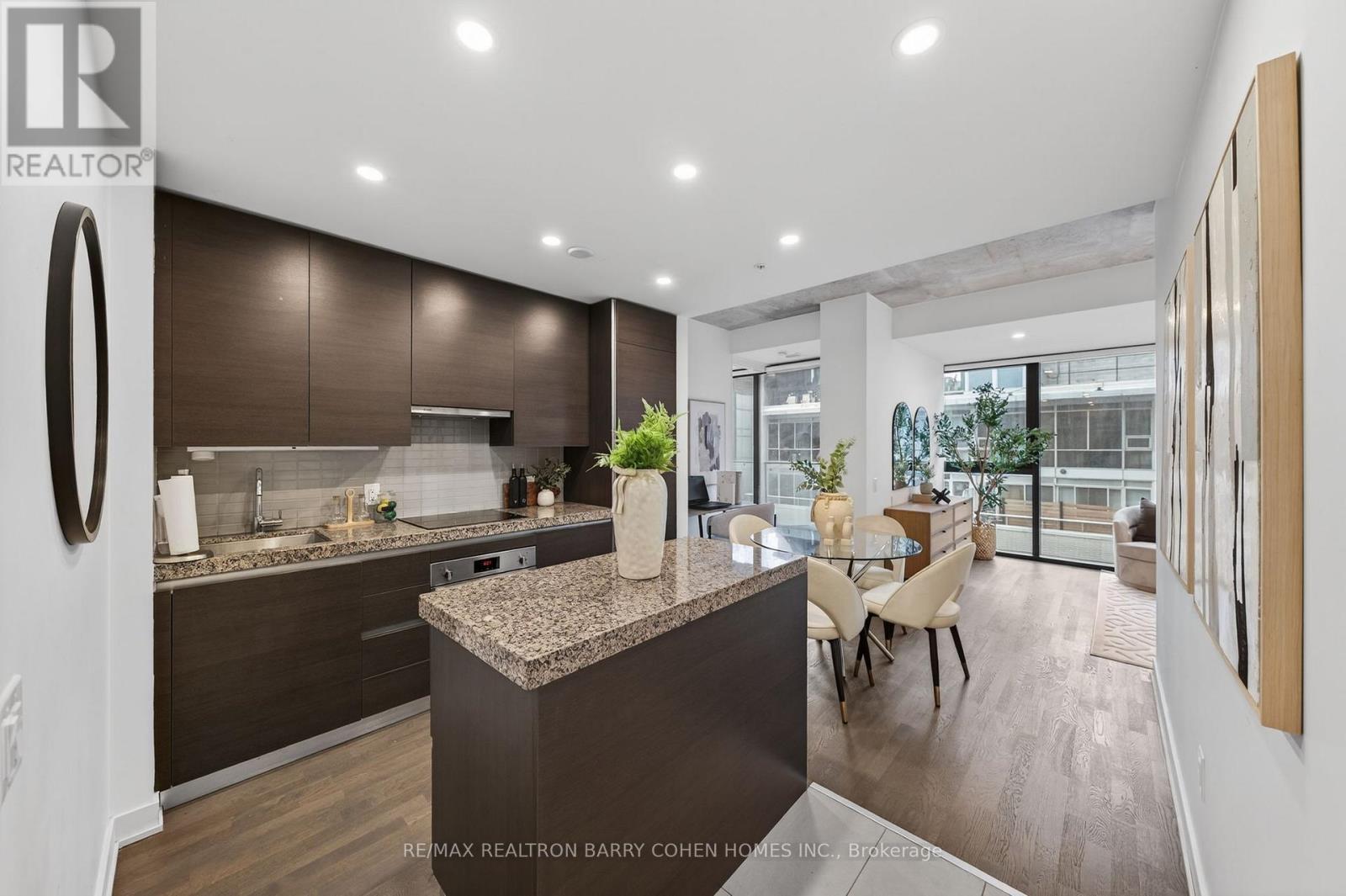 732 - 629 King Street W, Toronto, ON - Indoor