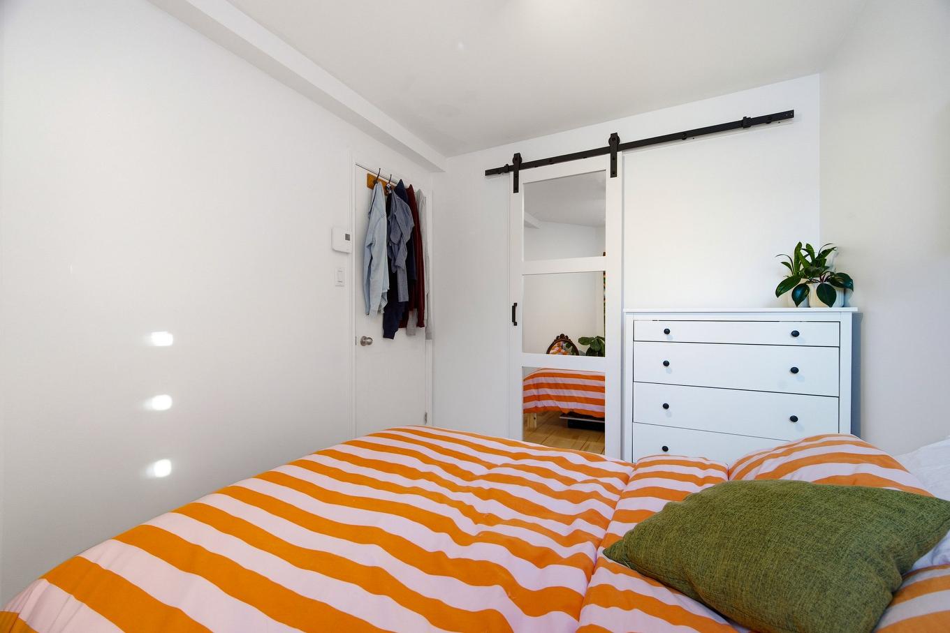 Chambre à coucher - 6884 13E Avenue, Montréal (Rosemont/La Petite-Patrie), QC - Indoor Photo Showing Bedroom