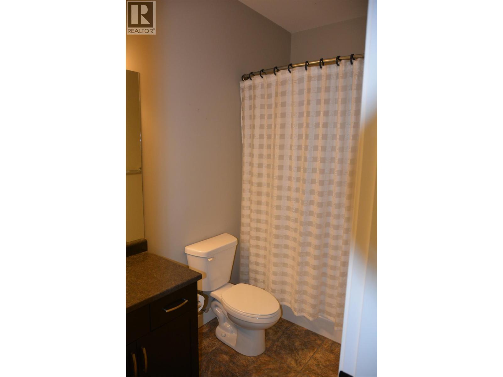 5170 Dallas Drive Unit# 509, Kamloops, BC - Indoor Photo Showing Bathroom