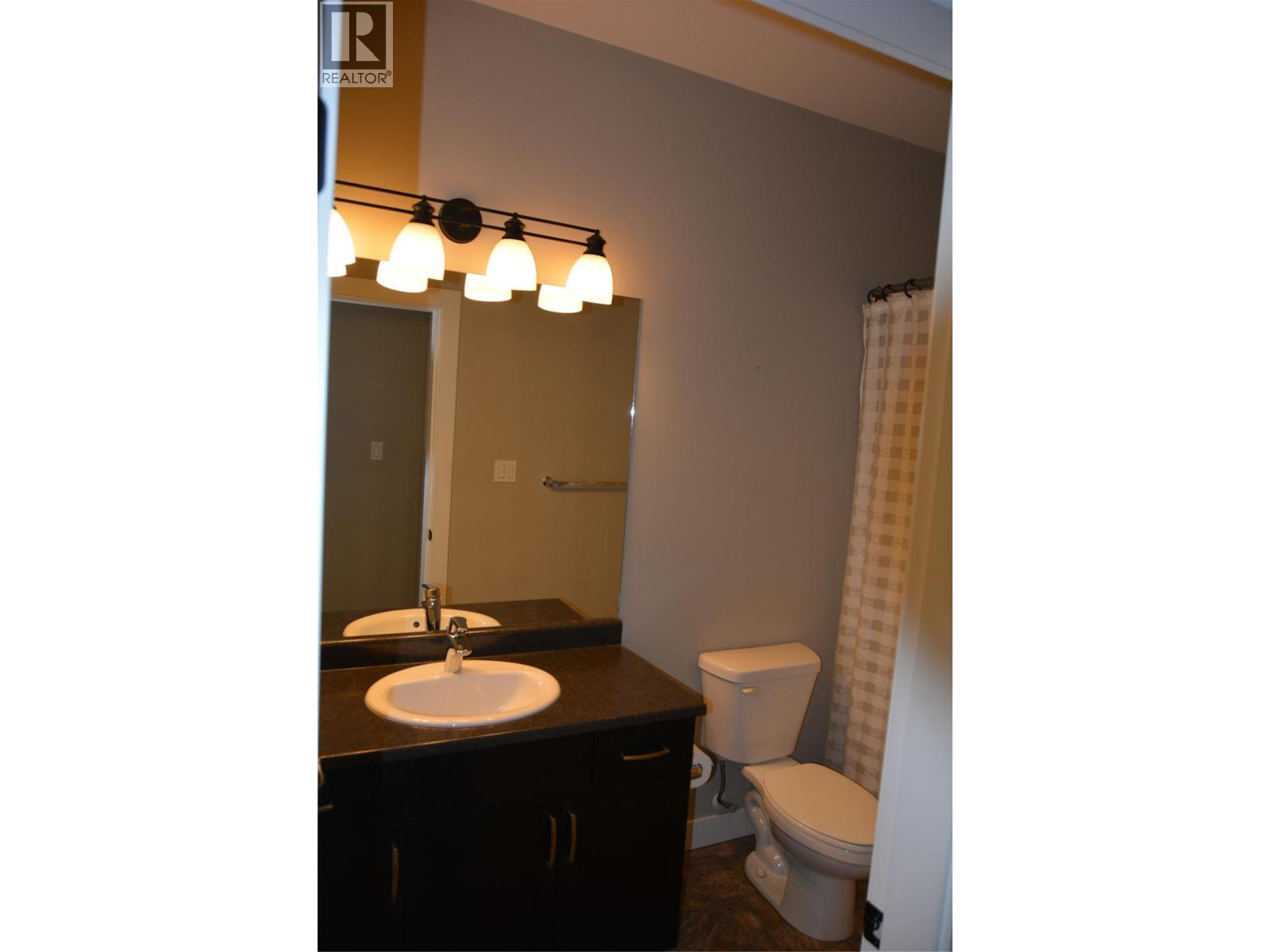 5170 Dallas Drive Unit# 509, Kamloops, BC - Indoor Photo Showing Bathroom