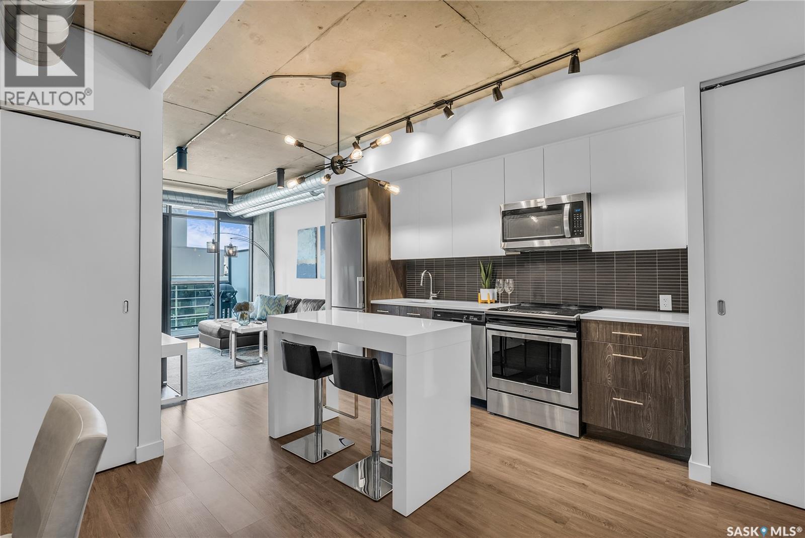 303 490 2Nd Avenue, Saskatoon, SK - Indoor Photo Showing Kitchen With Upgraded Kitchen
