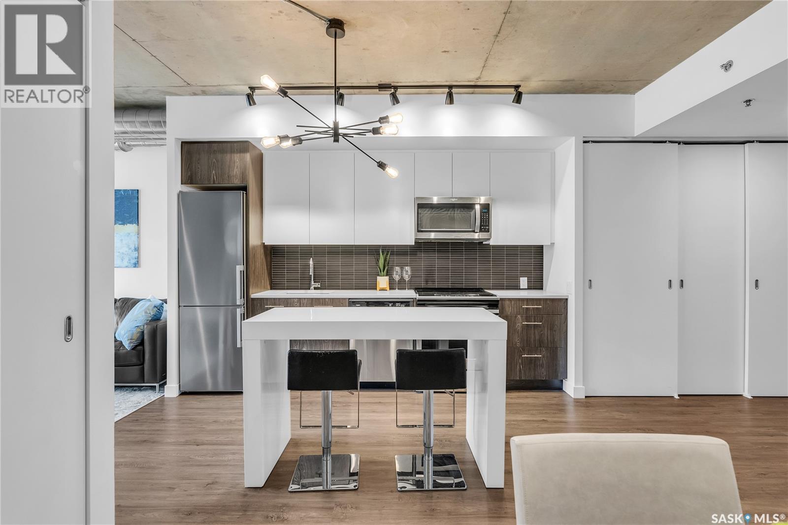 303 490 2Nd Avenue, Saskatoon, SK - Indoor Photo Showing Kitchen With Upgraded Kitchen