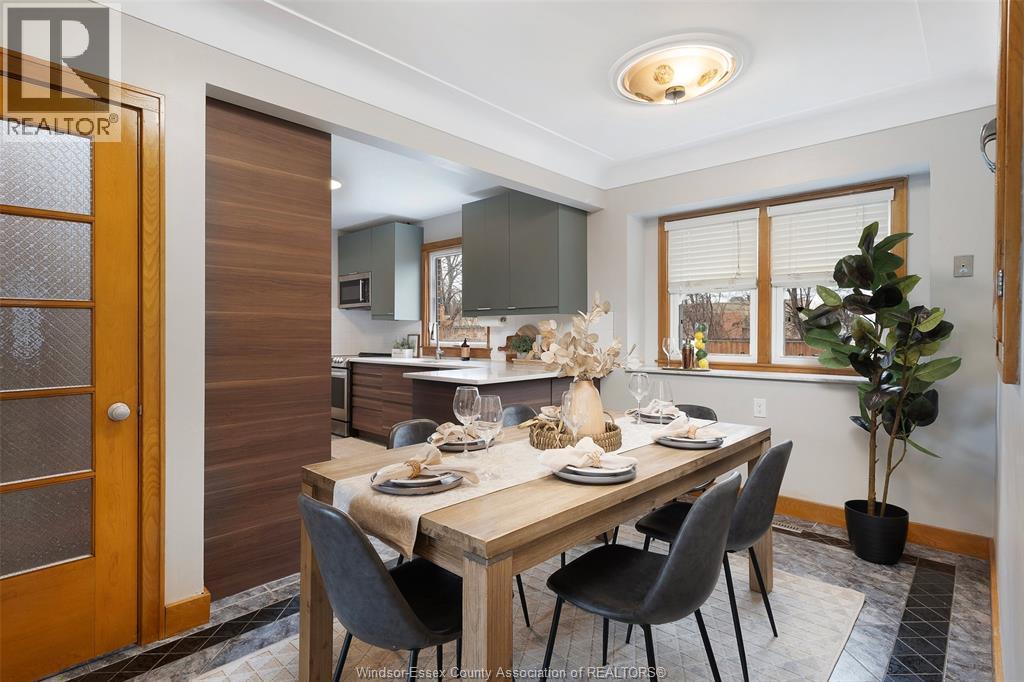 2462 Buckingham Drive, Windsor, ON - Indoor Photo Showing Dining Room