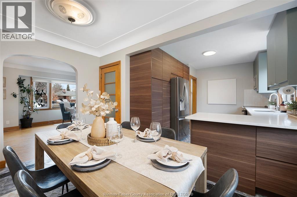 2462 Buckingham Drive, Windsor, ON - Indoor Photo Showing Dining Room