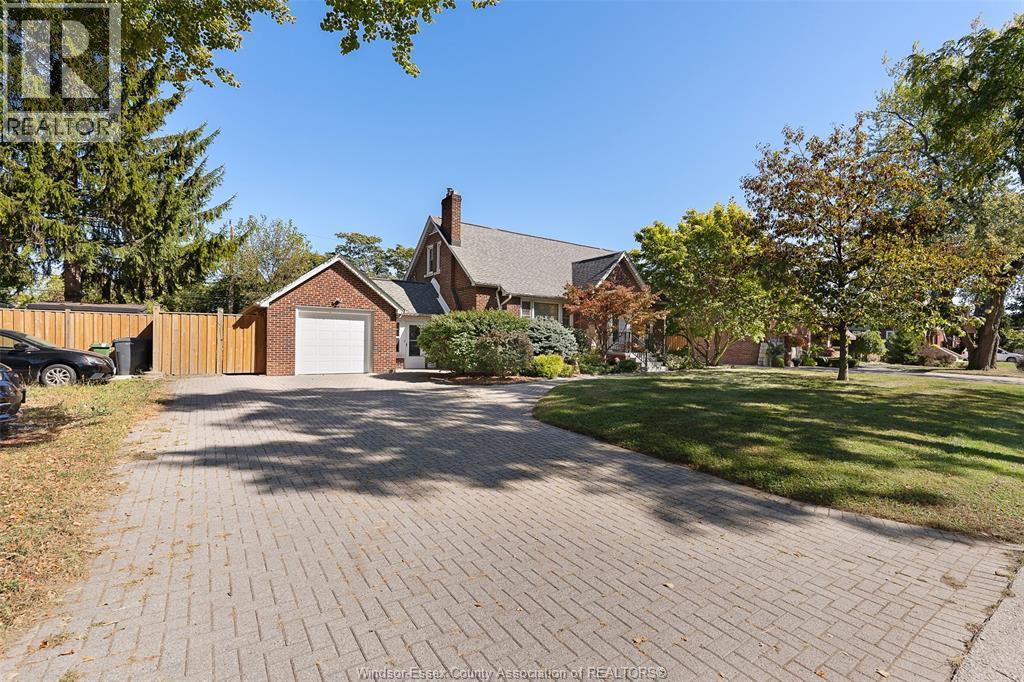 2462 Buckingham Drive, Windsor, ON - Outdoor