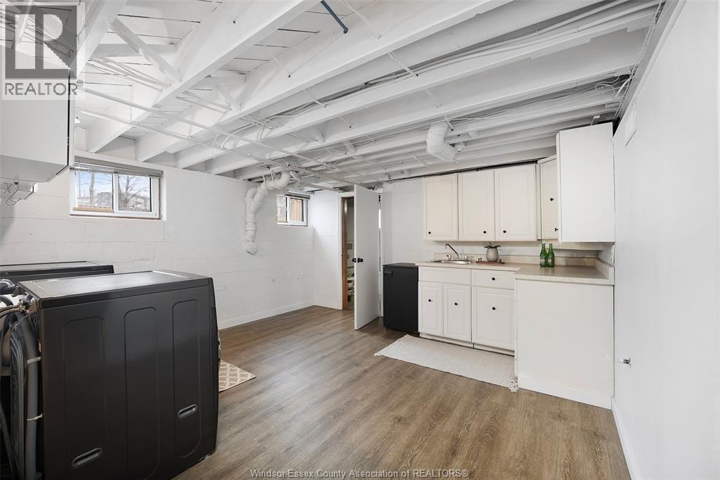 2462 Buckingham Drive, Windsor, ON - Indoor Photo Showing Laundry Room