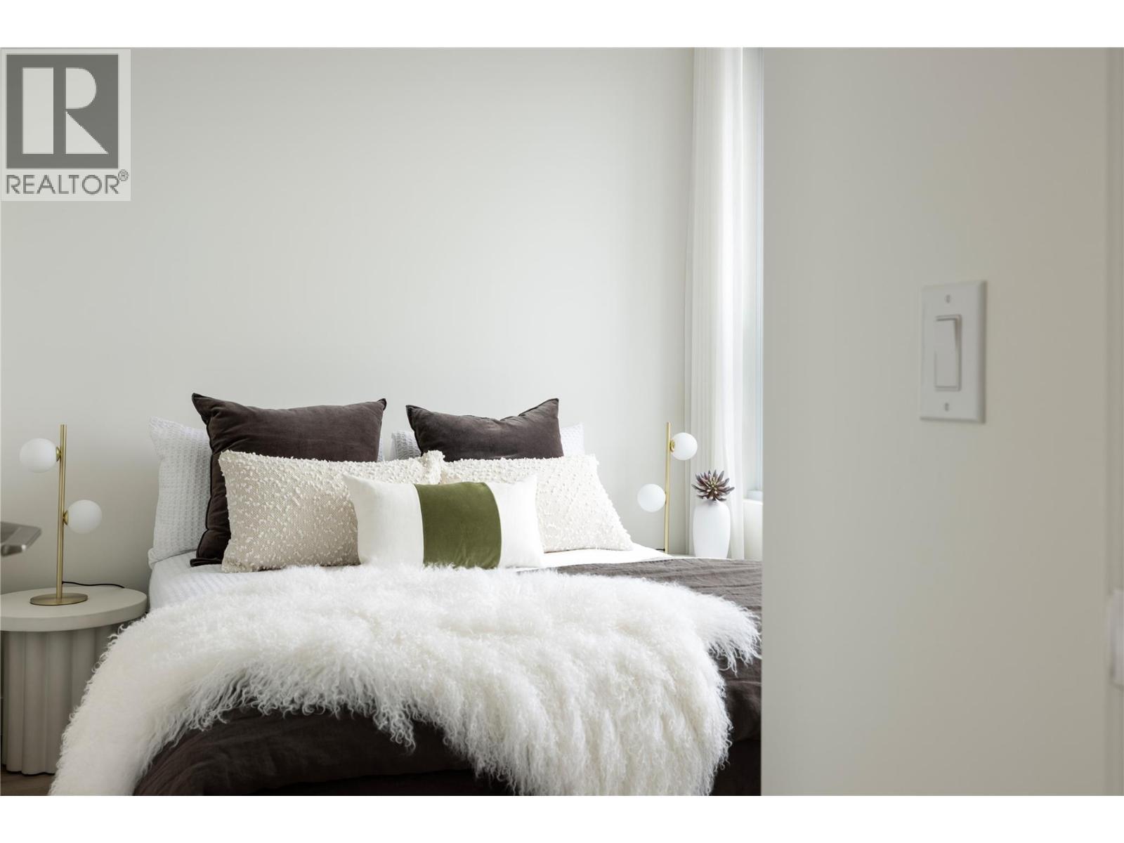 3313 Watt Road, Kelowna, BC - Indoor Photo Showing Bedroom