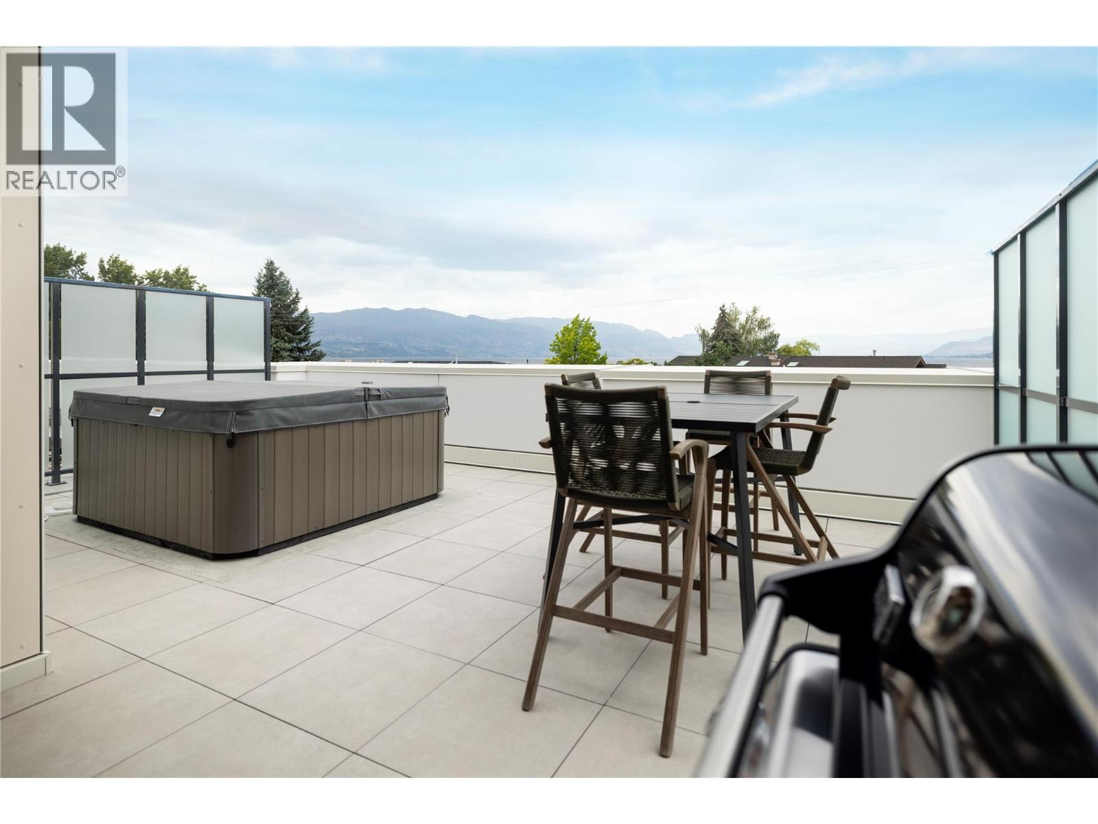 3313 Watt Road, Kelowna, BC - Outdoor With Exterior