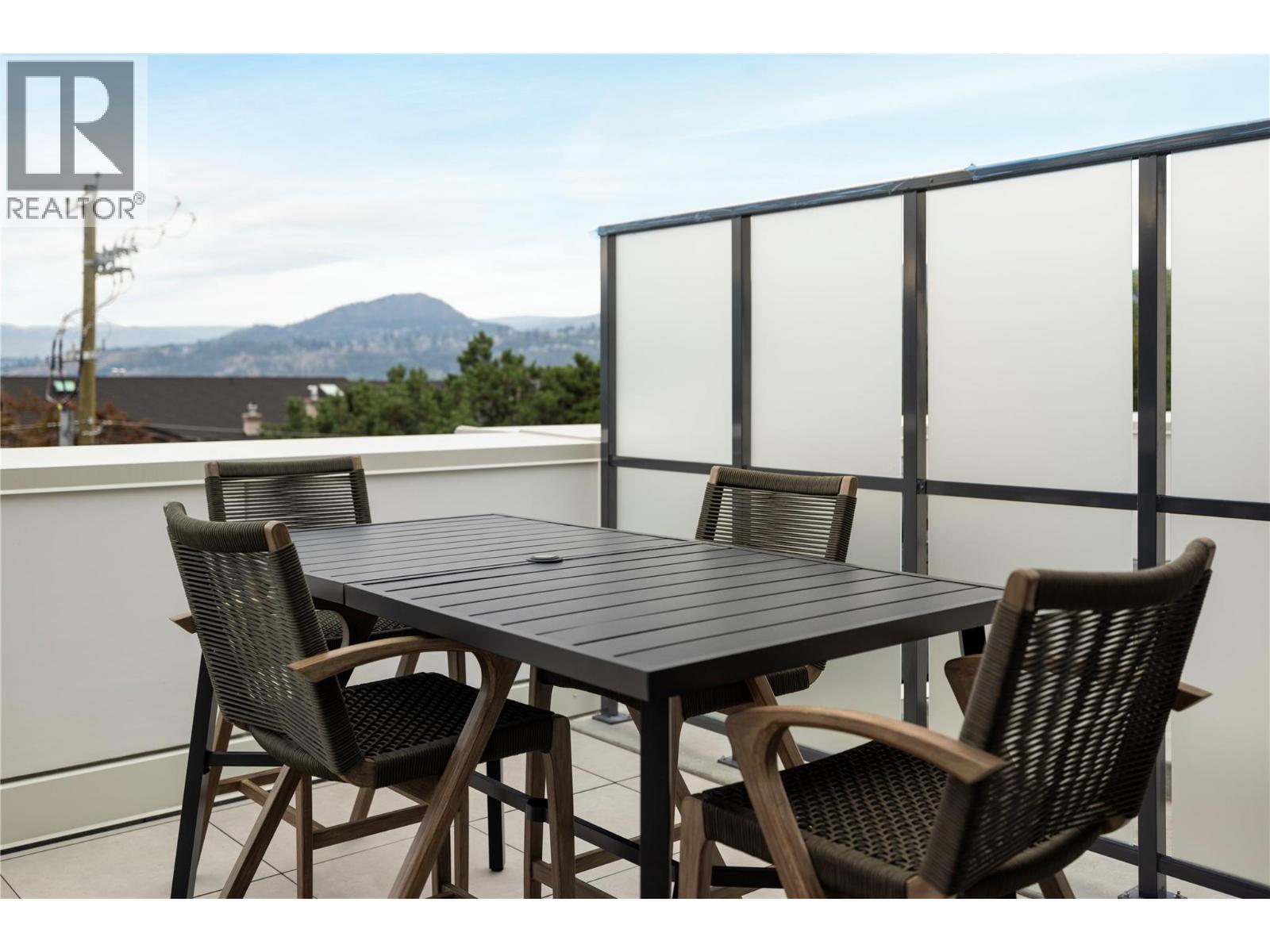 3313 Watt Road, Kelowna, BC - Outdoor With Exterior