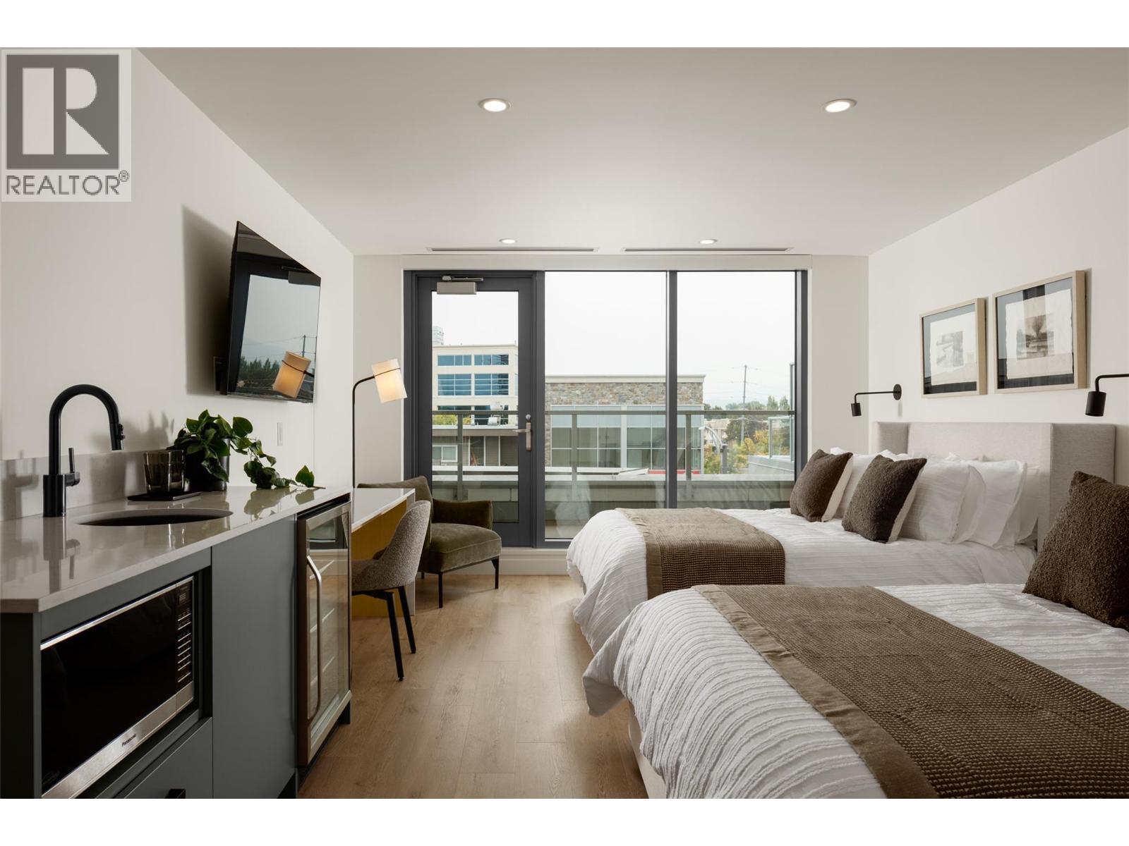 3313 Watt Road, Kelowna, BC - Indoor Photo Showing Bedroom