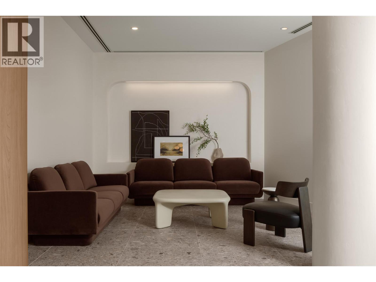 3313 Watt Road, Kelowna, BC - Indoor