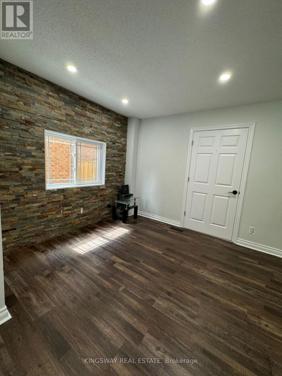 659 Roselaire Trail, Mississauga, ON - Indoor Photo Showing Other Room