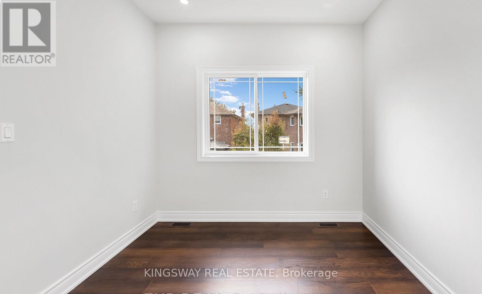 659 Roselaire Trail, Mississauga, ON - Indoor Photo Showing Other Room