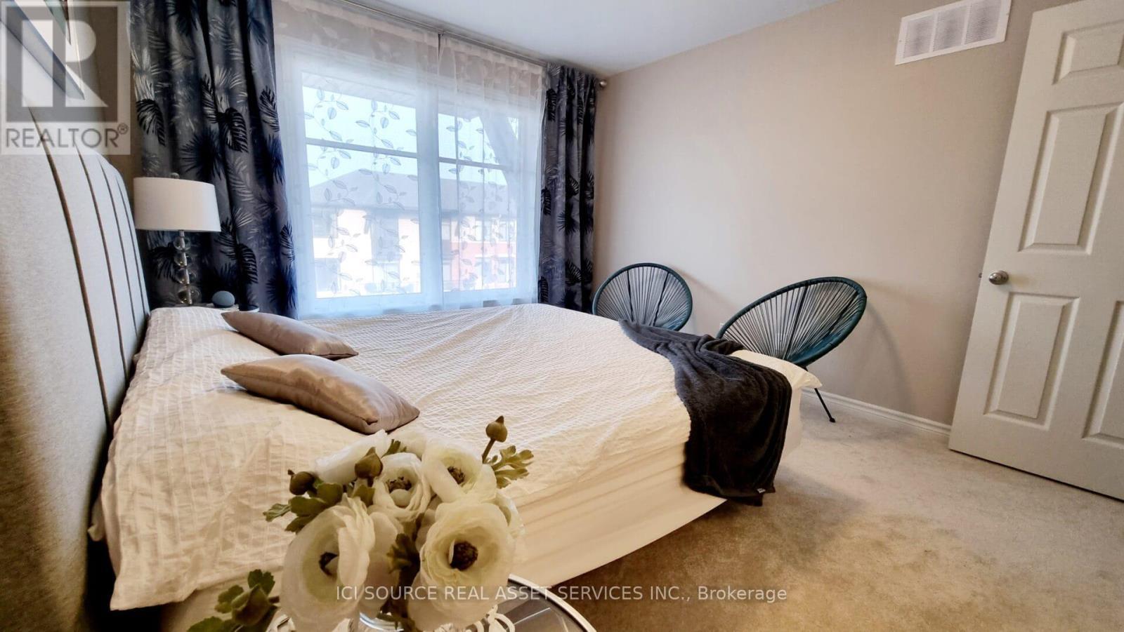 276 Pastel Way, Ottawa, ON - Indoor Photo Showing Bedroom