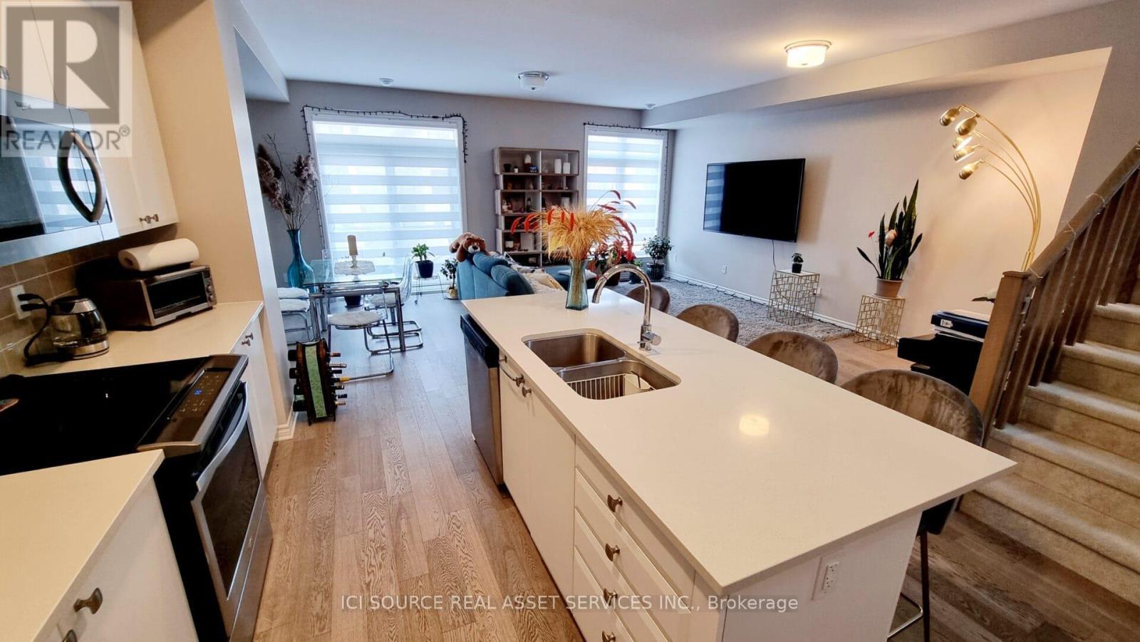 276 Pastel Way, Ottawa, ON - Indoor Photo Showing Kitchen With Double Sink
