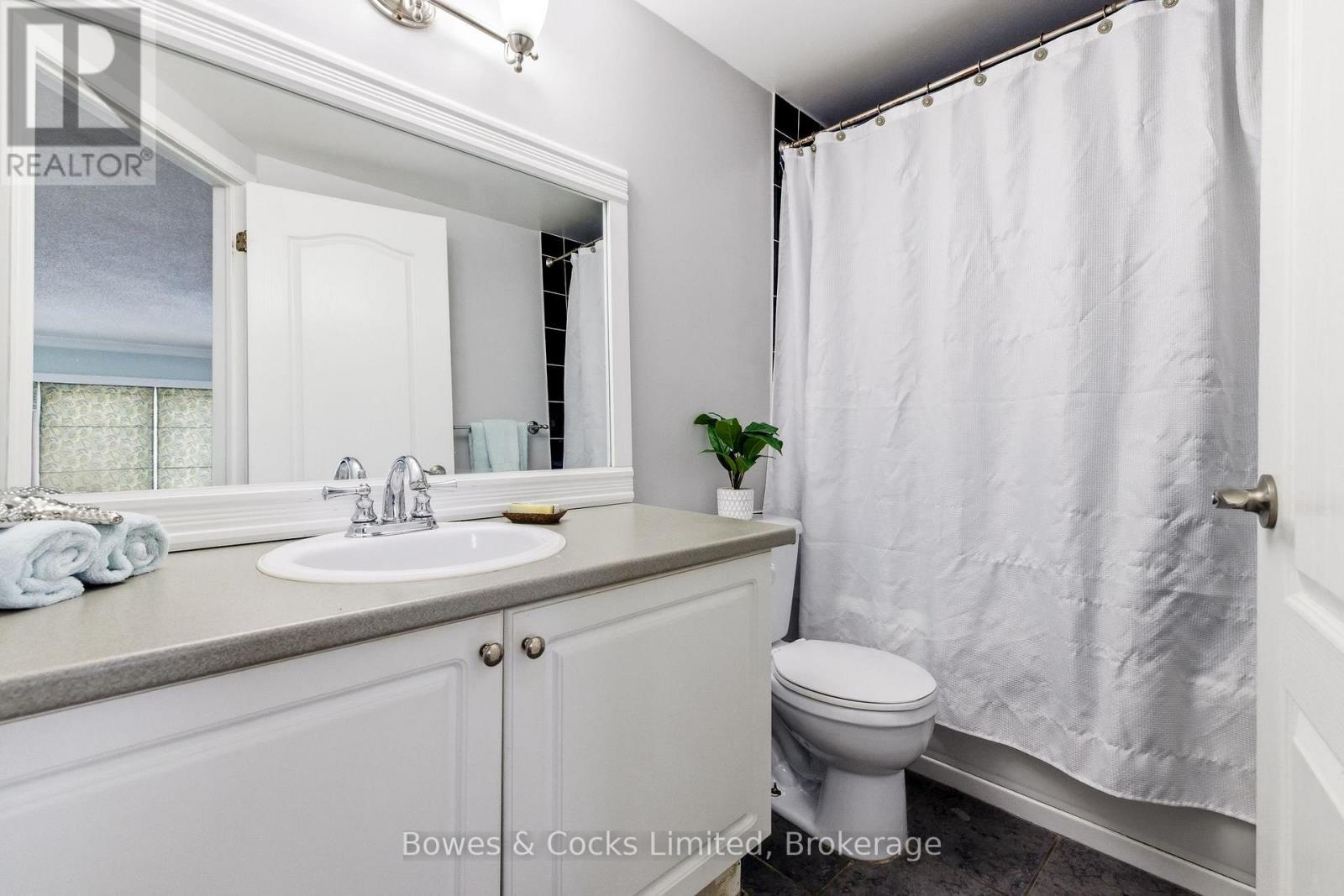 347 Middlefield Road, Peterborough (Ashburnham Ward 4), ON - Indoor Photo Showing Bathroom