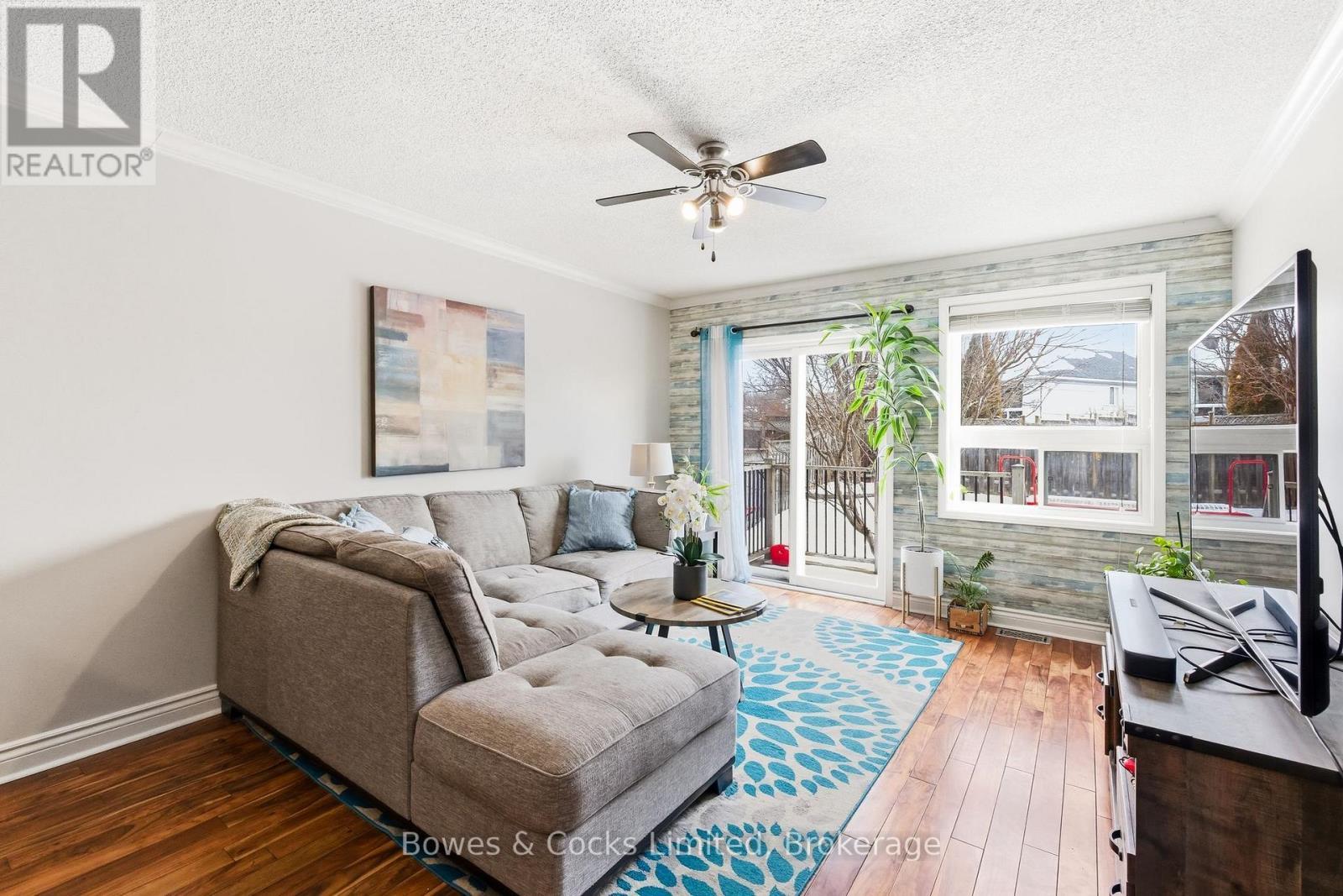 347 Middlefield Road, Peterborough (Ashburnham Ward 4), ON - Indoor Photo Showing Living Room