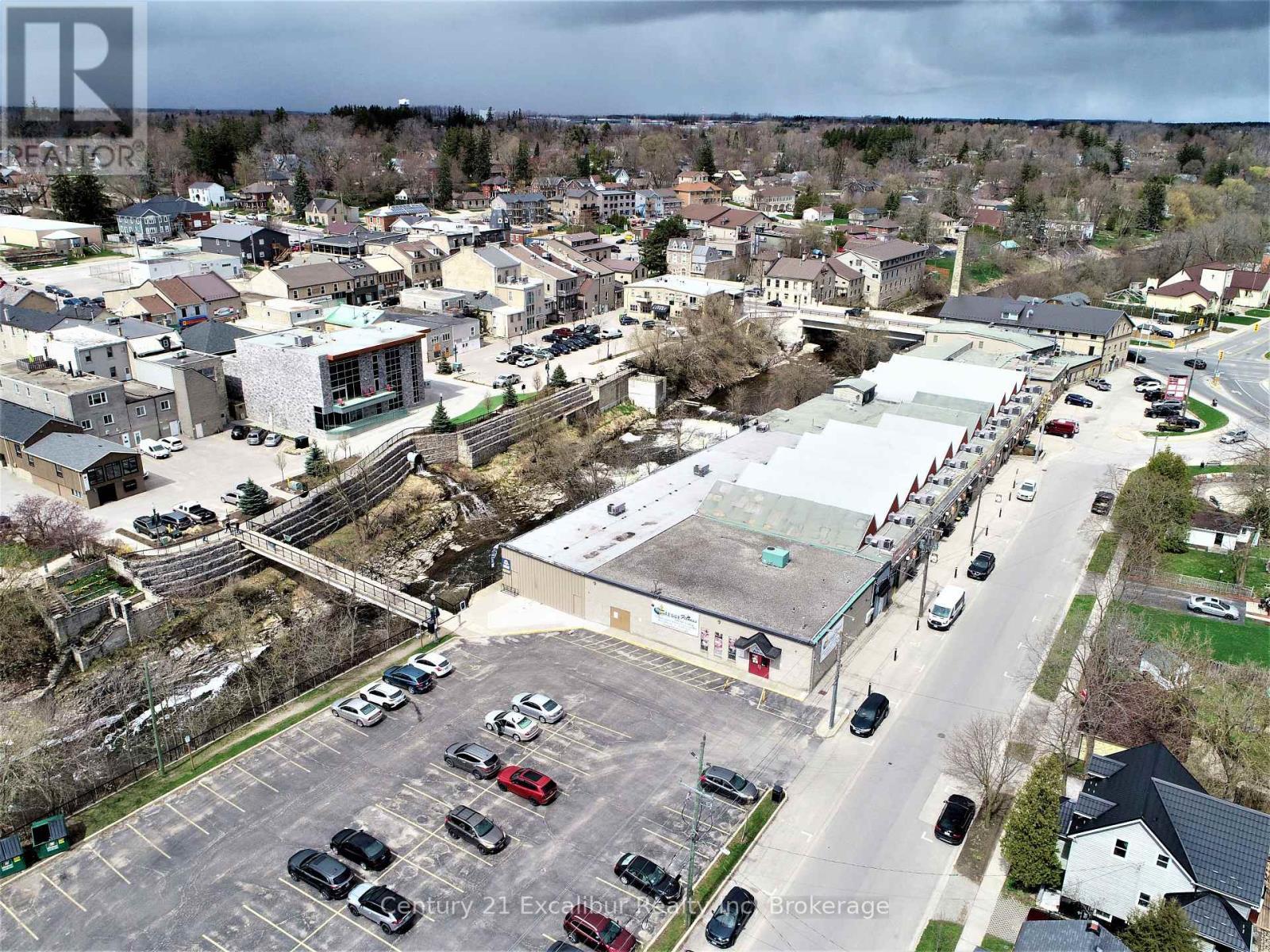 6 - 105 Queen Street W, Centre Wellington (Fergus), ON