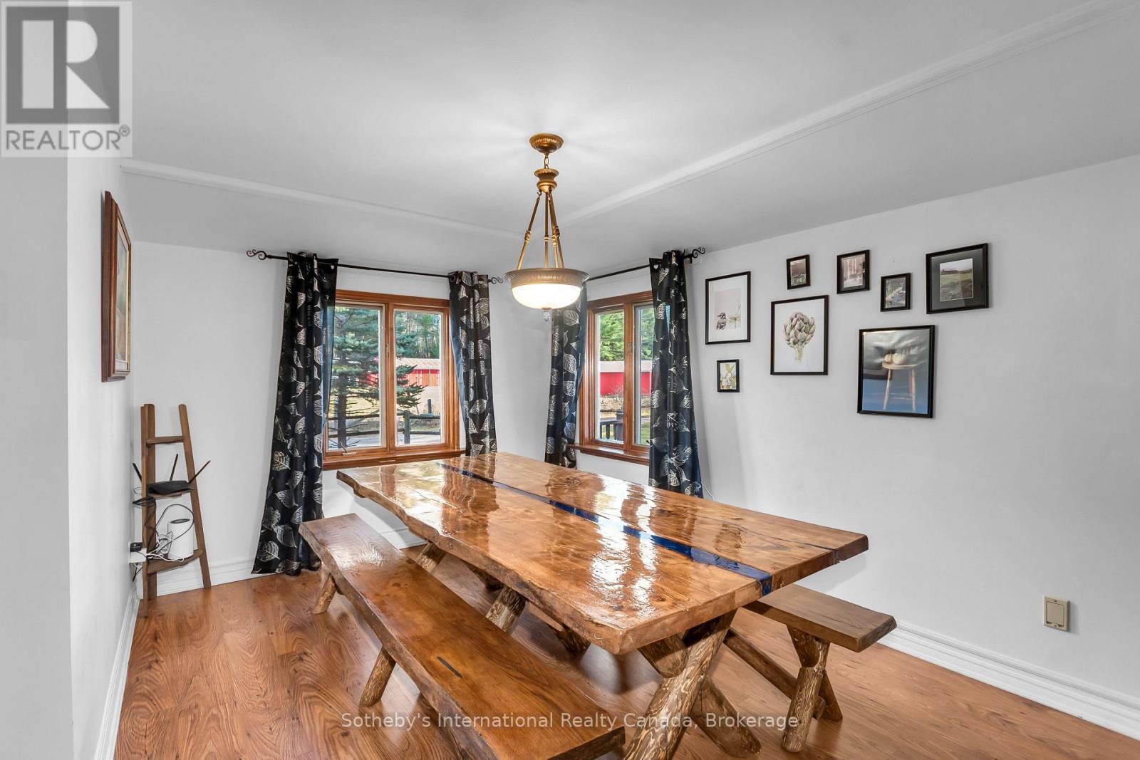 21 Sparrow Road, Kawartha Lakes (Somerville), ON - Indoor Photo Showing Dining Room