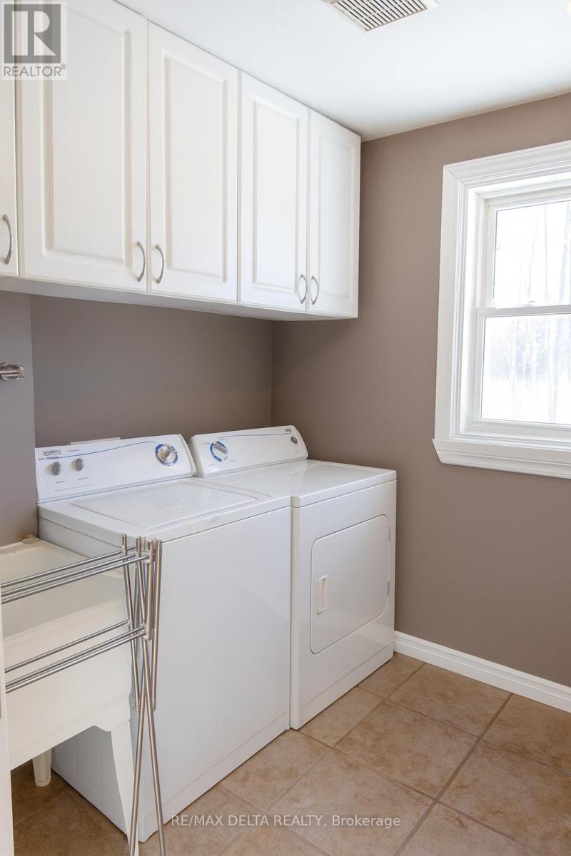 289 County Rd. 19 Road, Alfred And Plantagenet, ON - Indoor Photo Showing Laundry Room