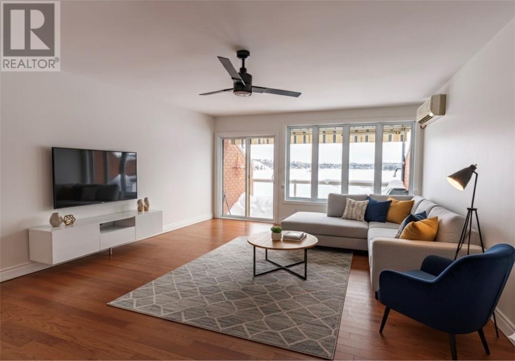 1848 Paris Street Unit# 11, Sudbury, ON - Indoor Photo Showing Living Room