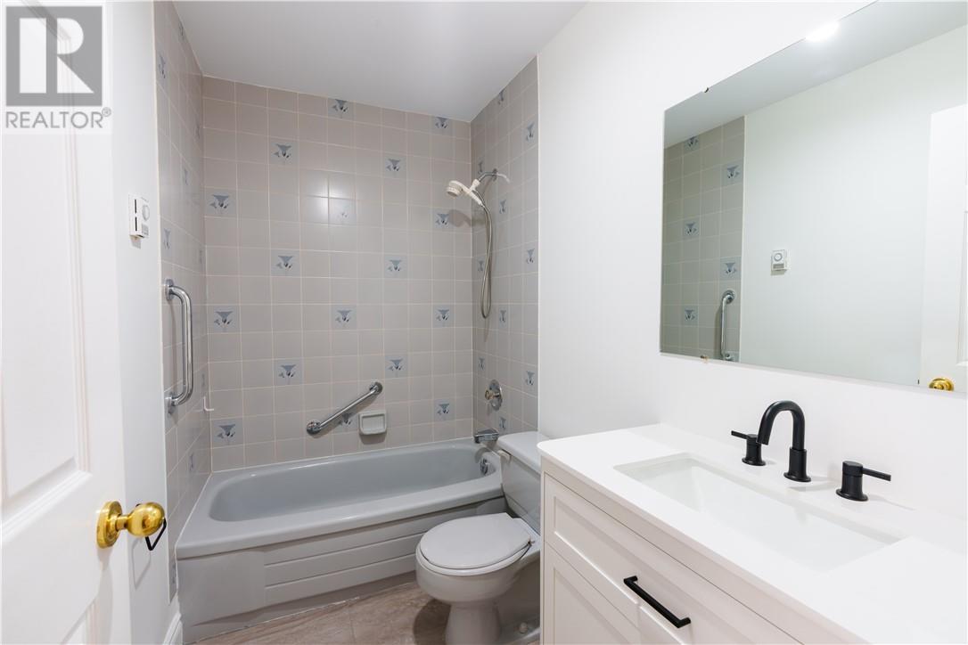 1848 Paris Street Unit# 11, Sudbury, ON - Indoor Photo Showing Bathroom