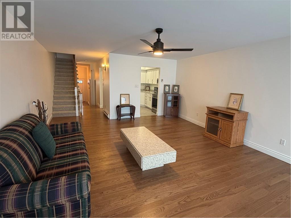 1848 Paris Street Unit# 11, Sudbury, ON - Indoor Photo Showing Living Room
