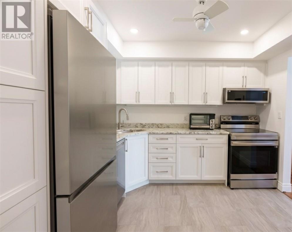 1848 Paris Street Unit# 11, Sudbury, ON - Indoor Photo Showing Kitchen