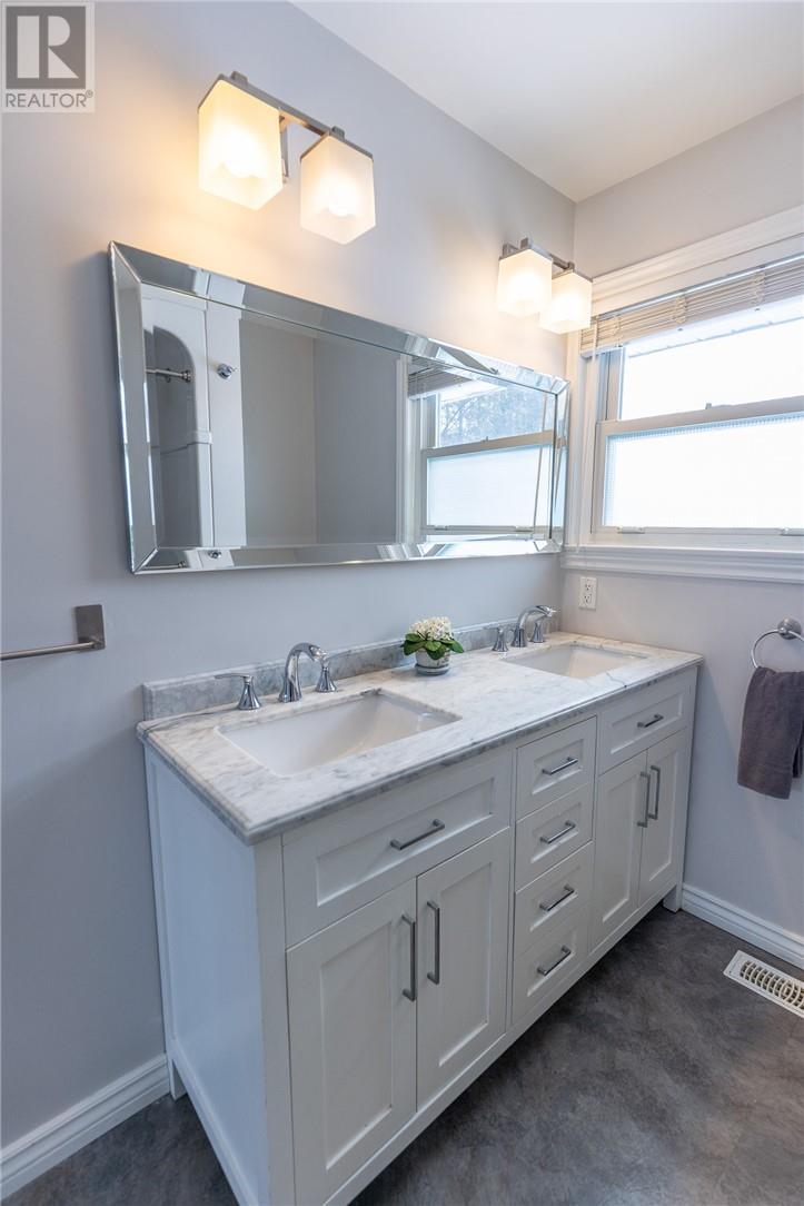 342 Southon, Espanola, ON - Indoor Photo Showing Bathroom