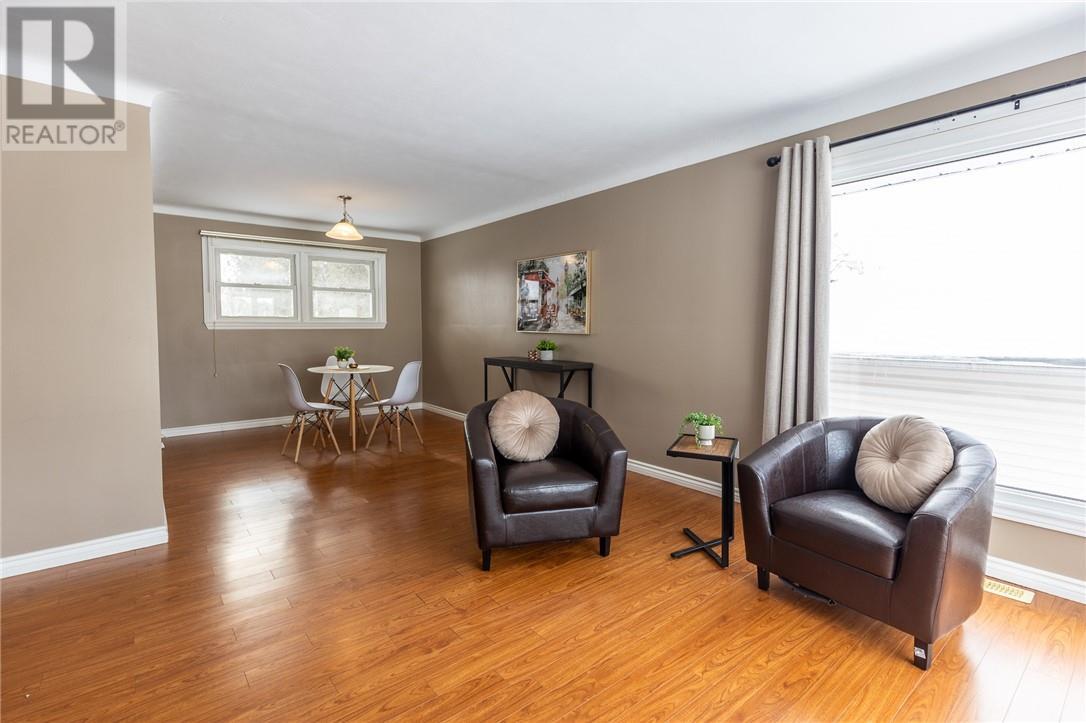 342 Southon, Espanola, ON - Indoor Photo Showing Living Room