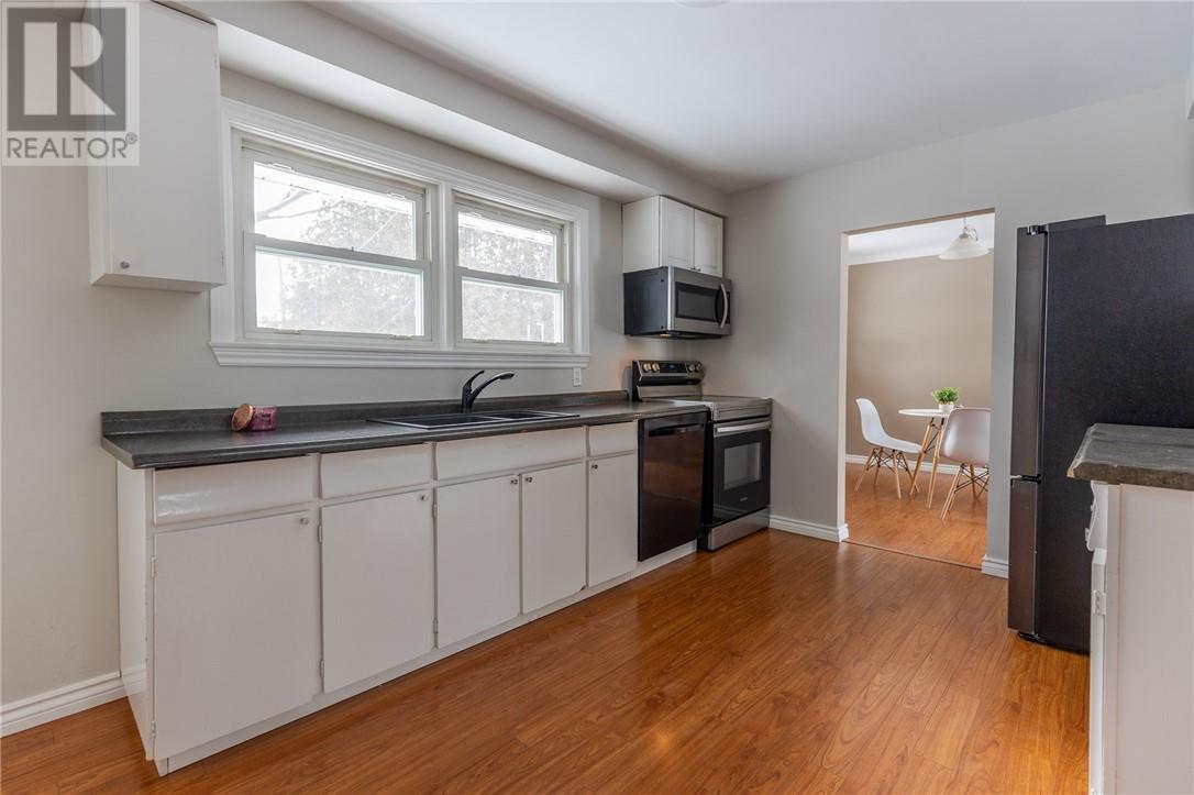 342 Southon, Espanola, ON - Indoor Photo Showing Kitchen