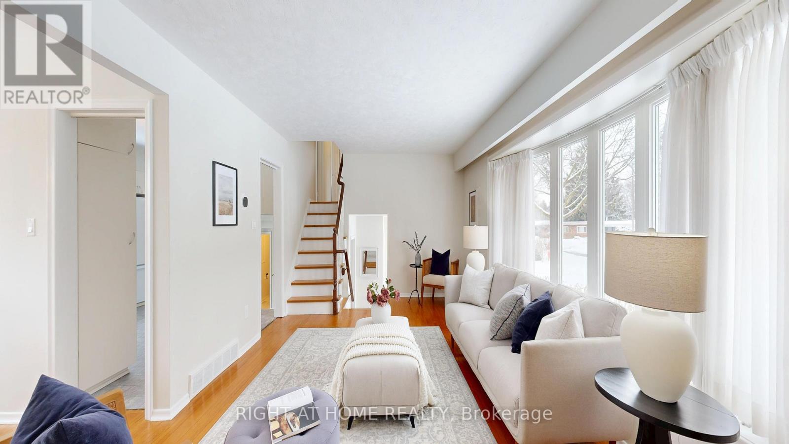 710 Oshawa Boulevard N, Oshawa (Centennial), ON - Indoor Photo Showing Living Room