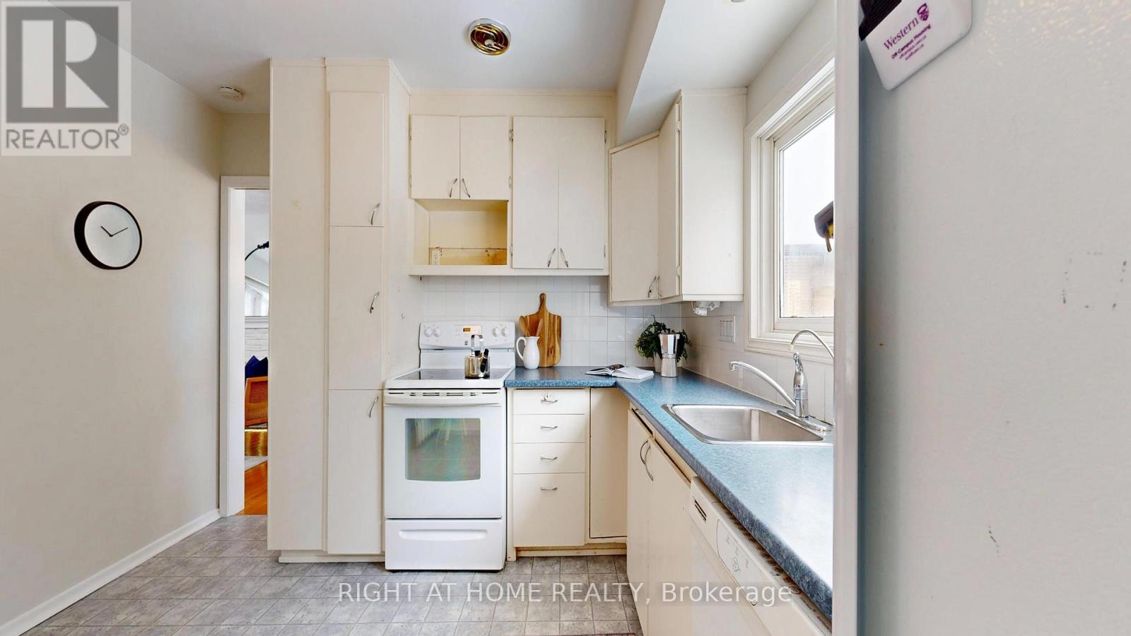 710 Oshawa Boulevard N, Oshawa (Centennial), ON - Indoor Photo Showing Kitchen
