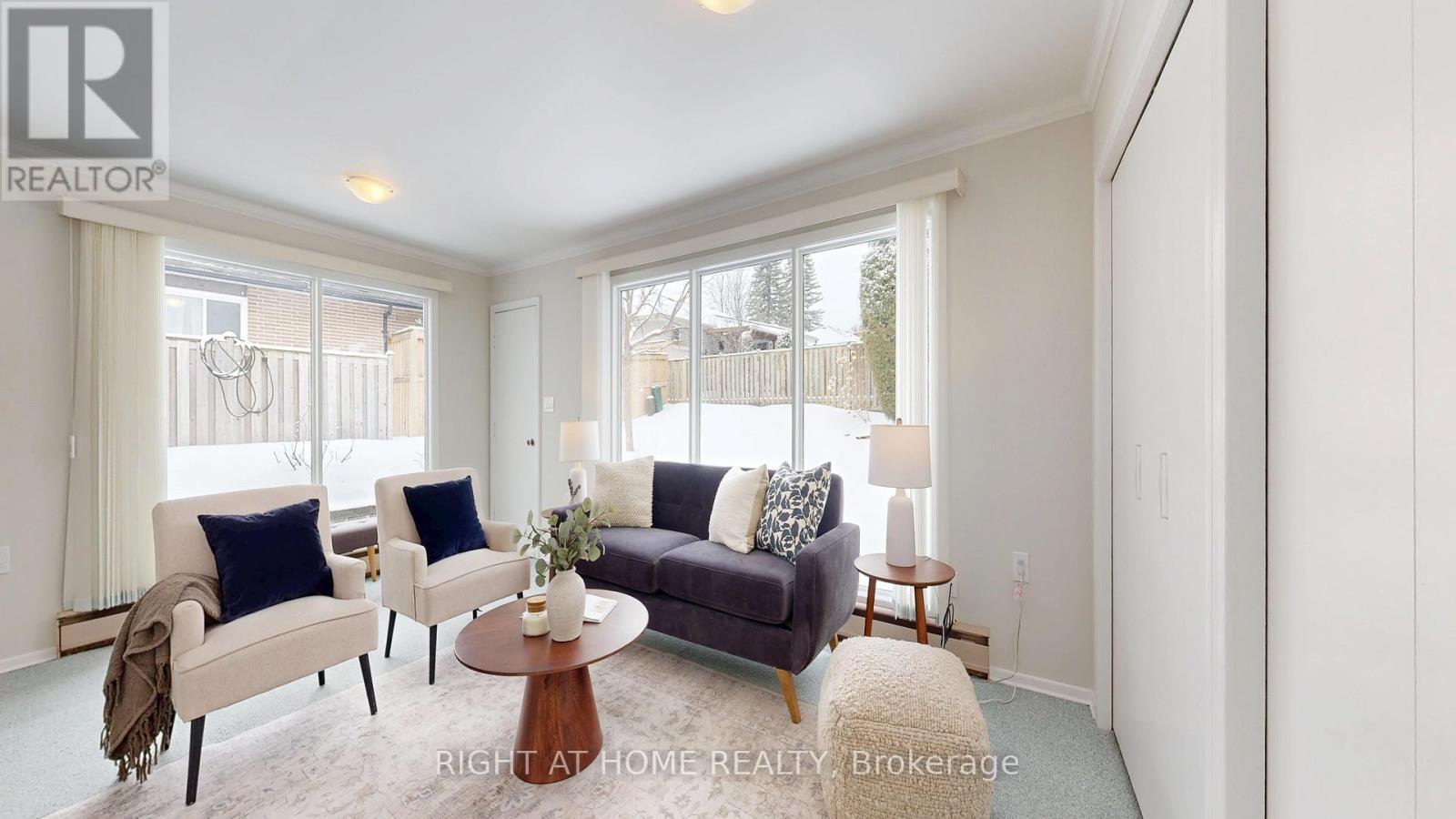 710 Oshawa Boulevard N, Oshawa (Centennial), ON - Indoor Photo Showing Living Room