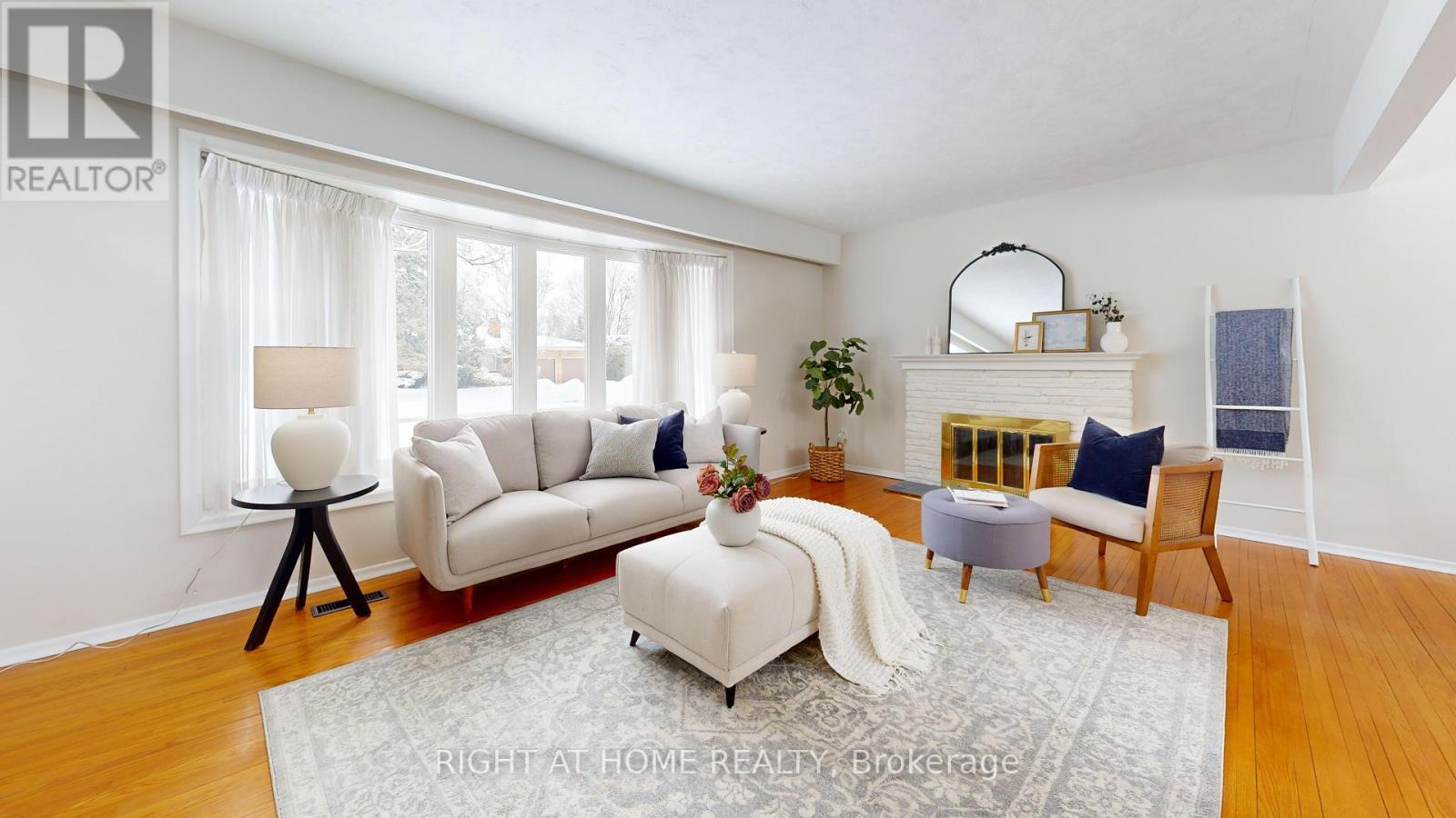 710 Oshawa Boulevard N, Oshawa (Centennial), ON - Indoor Photo Showing Living Room With Fireplace