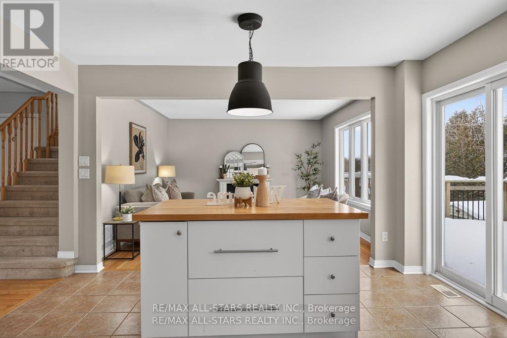 50 Cook Street, Kawartha Lakes (Lindsay), ON - Indoor Photo Showing Other Room