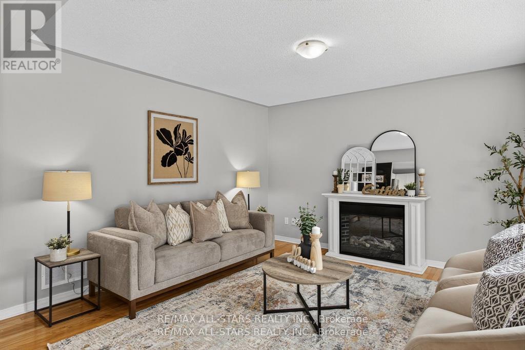 50 Cook Street, Kawartha Lakes (Lindsay), ON - Indoor Photo Showing Living Room With Fireplace