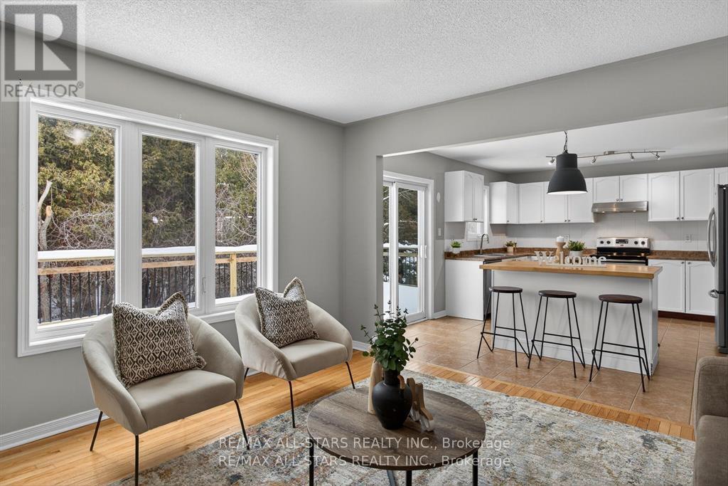 50 Cook Street, Kawartha Lakes (Lindsay), ON - Indoor Photo Showing Other Room