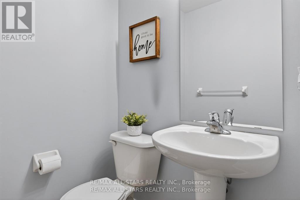 50 Cook Street, Kawartha Lakes (Lindsay), ON - Indoor Photo Showing Bathroom