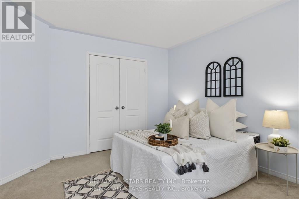 50 Cook Street, Kawartha Lakes (Lindsay), ON - Indoor Photo Showing Bedroom
