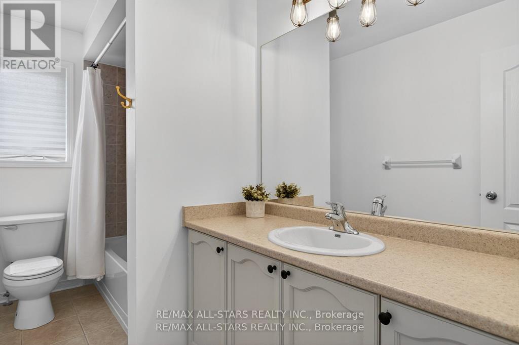 50 Cook Street, Kawartha Lakes (Lindsay), ON - Indoor Photo Showing Bathroom