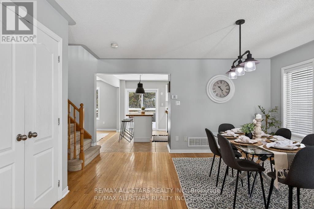 50 Cook Street, Kawartha Lakes (Lindsay), ON - Indoor Photo Showing Dining Room