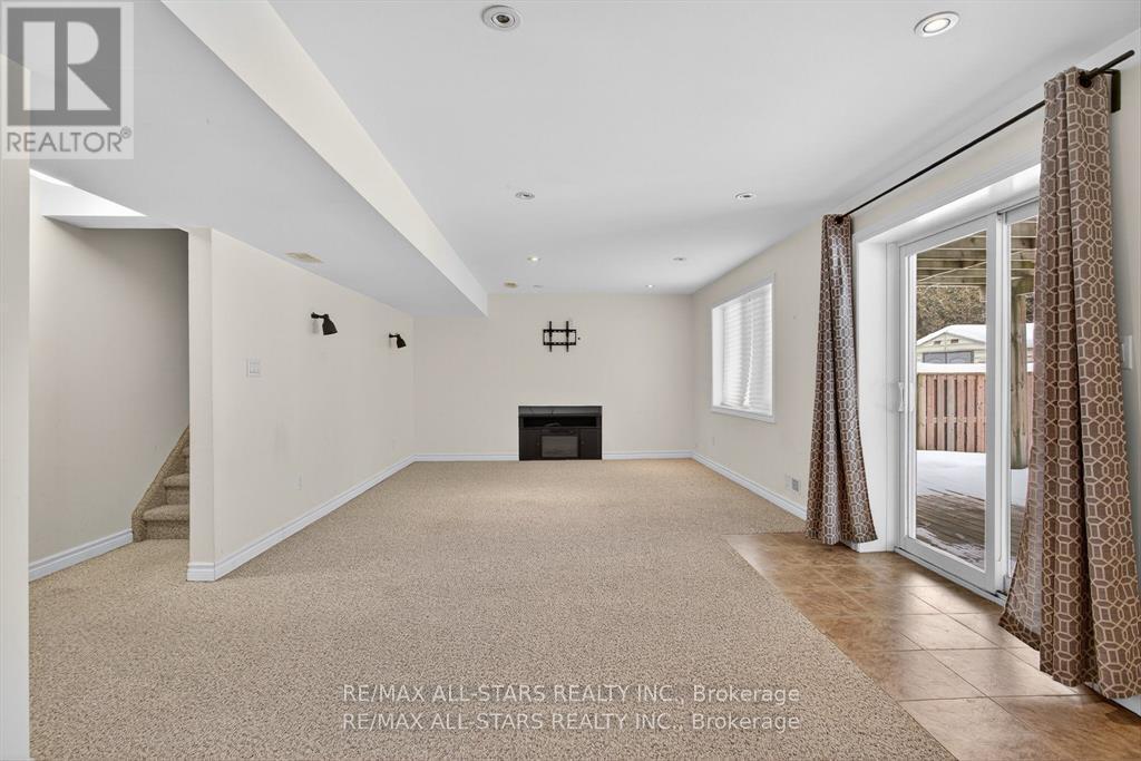 50 Cook Street, Kawartha Lakes (Lindsay), ON - Indoor Photo Showing Other Room