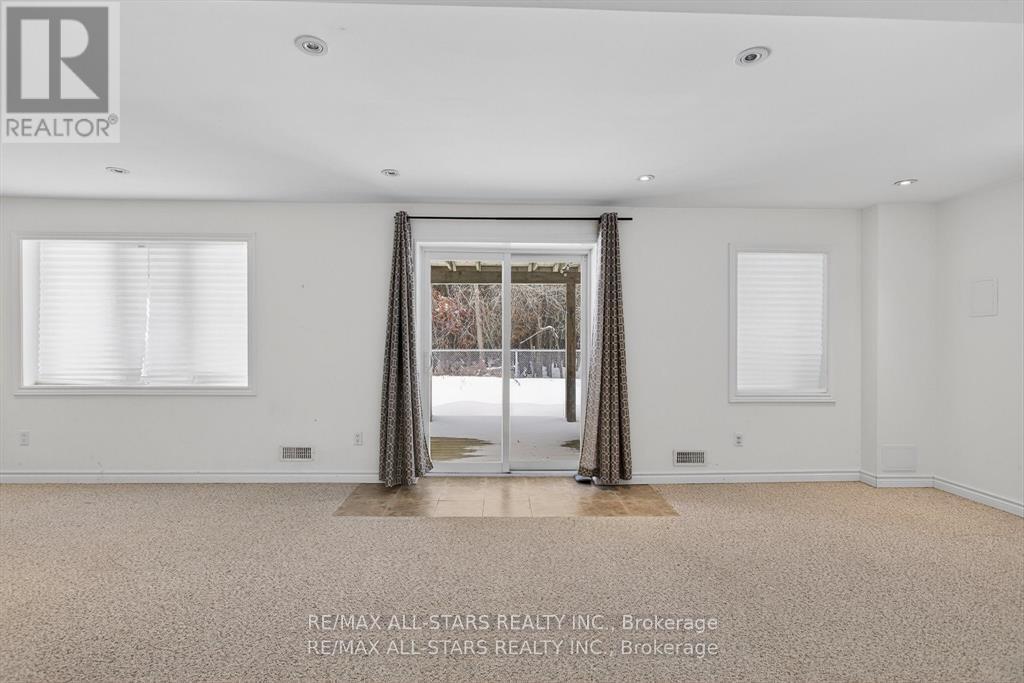 50 Cook Street, Kawartha Lakes (Lindsay), ON - Indoor Photo Showing Other Room