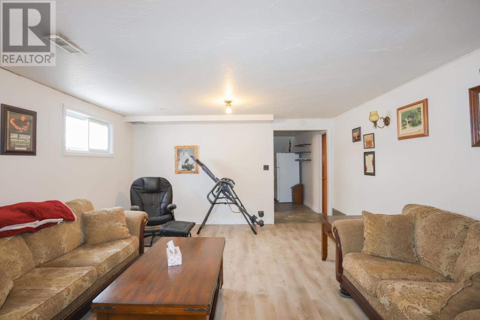 224 Doncaster Rd, Sault Ste. Marie, ON - Indoor Photo Showing Living Room