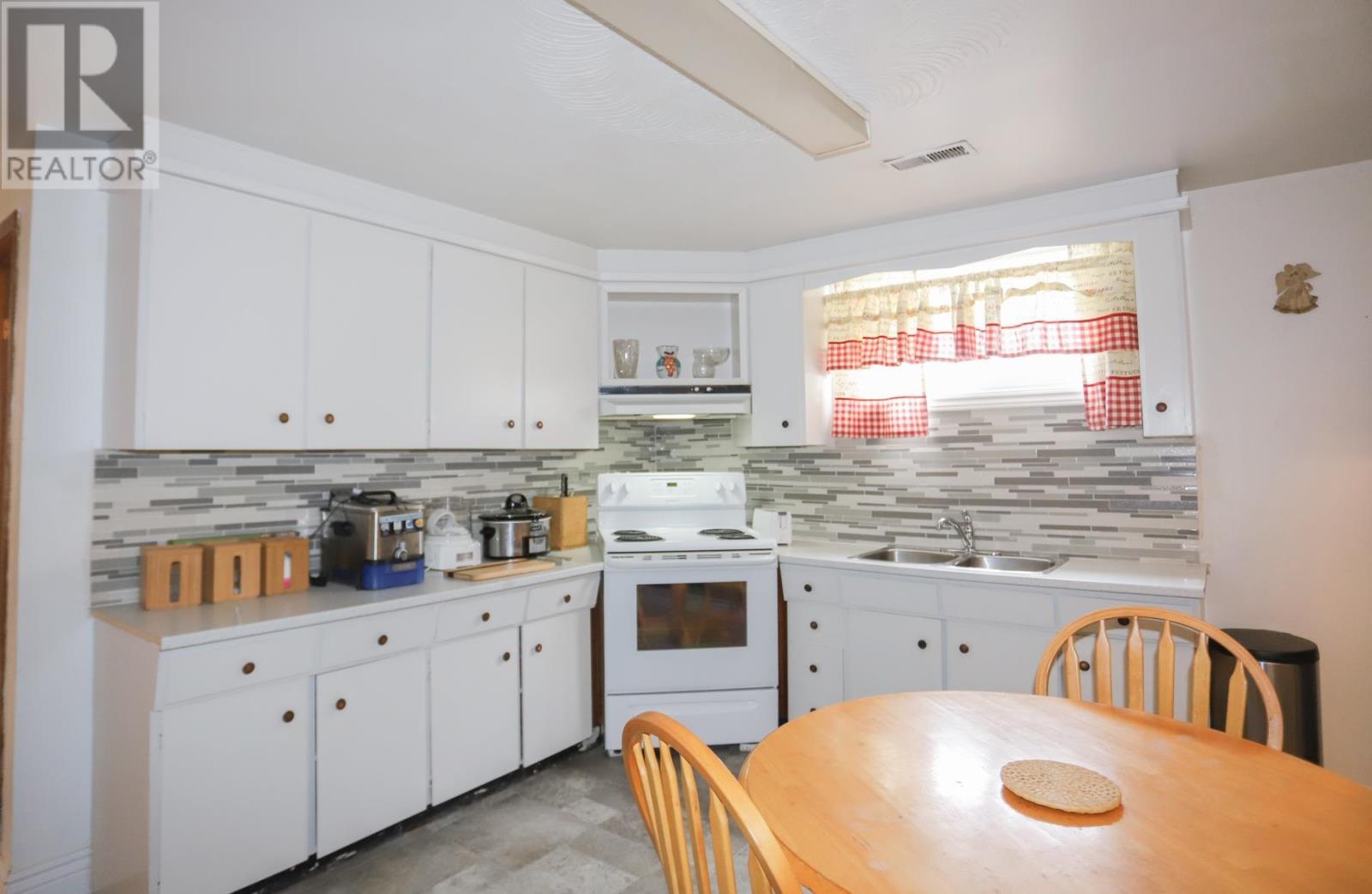 224 Doncaster Rd, Sault Ste. Marie, ON - Indoor Photo Showing Kitchen With Double Sink