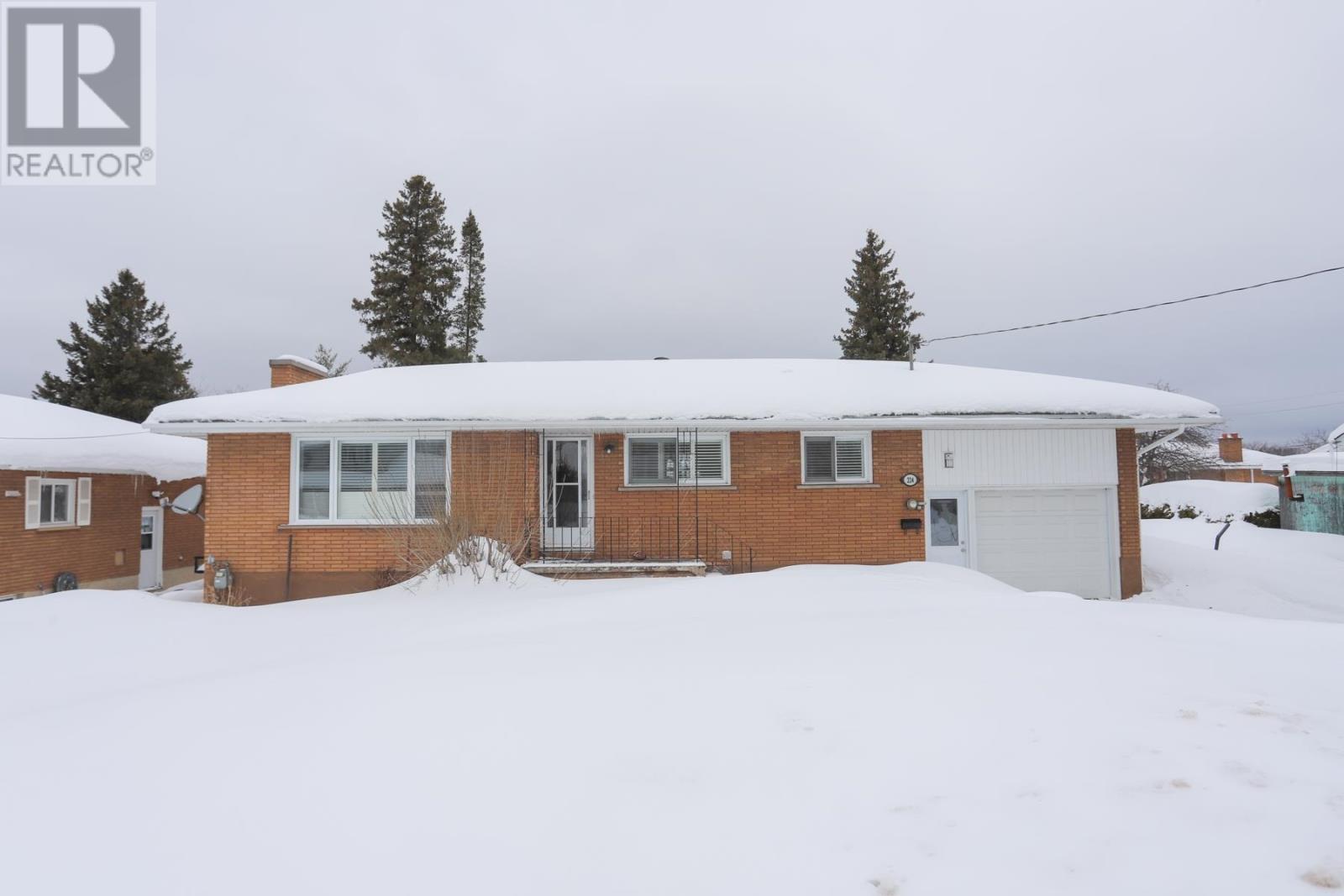 224 Doncaster Rd, Sault Ste. Marie, ON - Outdoor