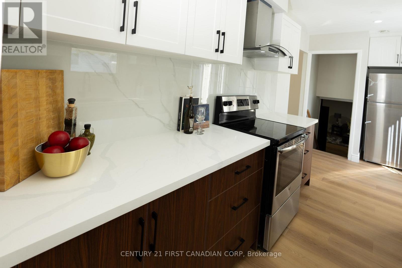 71 Adswood Road, London South (South Y), ON - Indoor Photo Showing Kitchen