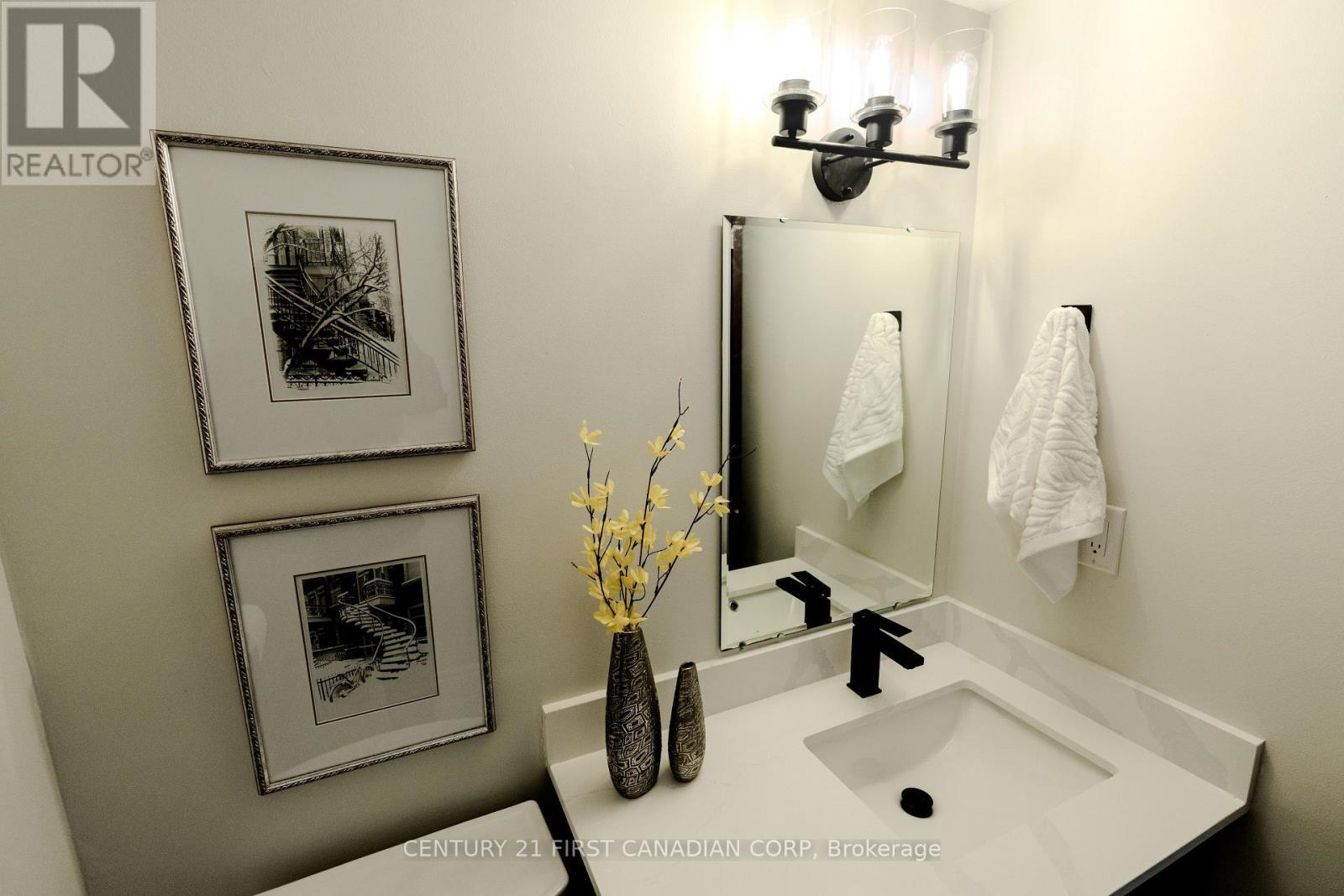 71 Adswood Road, London South (South Y), ON - Indoor Photo Showing Bathroom